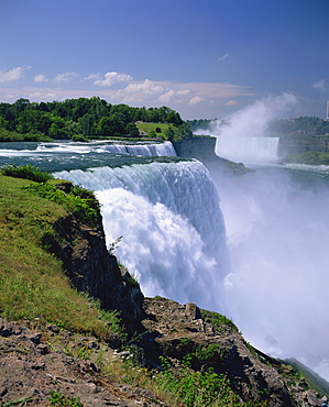 The American Falls at the Niagara Falls, New York State, United States of America, North America