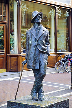 Statue of James Joyce, Dublin, County Dublin, Ireland, Eire