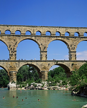 Pont du Gard, UNESCO World Heritage Site, Languedoc-Roussillon, France, Europe