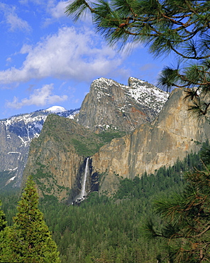 Bridalveil Fall, Yosemite National Park, California, USA, North America