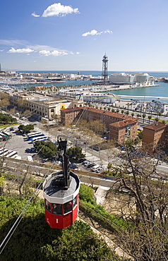 Cable car across to the port, Transbordador Aeri del Port, with view across the harbour from Montjuic, Barcelona, Catalonia, Spain, Europe