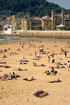 La Concha beach, San Sebastian, Basque area, Spain, Europe