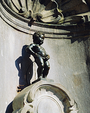 Manneken Pis Statue, Brussels, Belgium