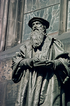 Statue of John Knox, Edinburgh, Lothian, Scotland, United Kingdom, Europe