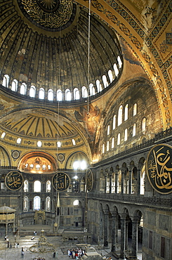 Interior of Santa Sofia (Hagia Sophia) (Aya Sofya), UNESCO World Heritage Site, Istanbul, Turkey, Europe, Eurasia