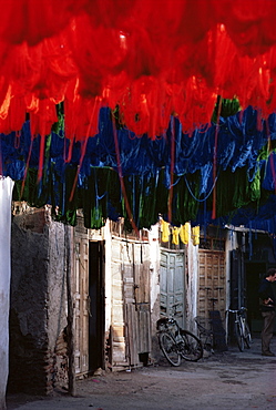 Dyed wool, Marrakesh, Morocco, North Africa, Africa