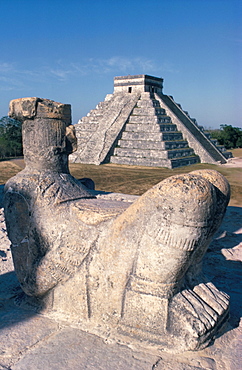 Kukulkan (El Castillo) from Temple of the Warriors, Maya Toltec site, Chichen-Itza, UNESCO World Hertiage Site, Yucatan, Mexico, North America