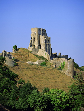 The ruins of Corfe Castle, Dorset, England, UK, Europe