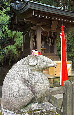 Stone mouse at small temple dedicated to mice, Path of Philosophy, Tetsugaku no Michi, Kyoto, Kansai, Honshu, Japan, Asia