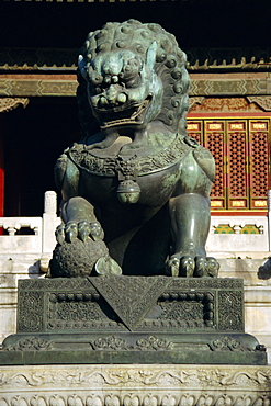 Bronze lion statue, Forbidden City, Beijing, China, Asia