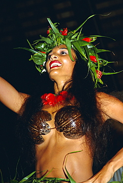 Portrait of a woman dancing in traditional costume, Aitutaki, Rarotonga, Cook Islands, Polynesia, South Pacific Islands, Pacific