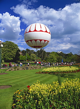 The Bournemouth Eye, a tethered balloon giving rides above the town, Lower Gardens, Bournemouth, Dorset, England, United Kingdom, Europe