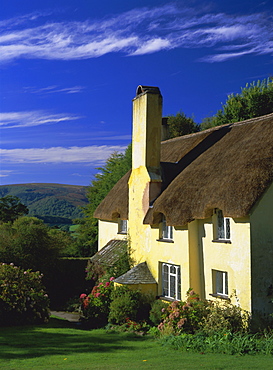 Thatched cottage, Selworthy, Exmoor National Park, Somerset, England, UK, Europe