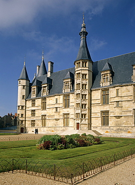 Exterior of Ducal Palace, Nevers, Bourgogne (Burgundy), France, Europe