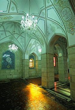 Interior, Sayyida Ruqayya mosque, Damascus, Syria, Middle East