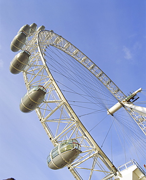 The London Eye, built to commemorate the millennium, London, England, UK