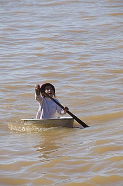 Tonle Sap Lake, Vietnamese Boat People, near Siem Reap, Cambodia, Indochina, Southeast Asia, Asia