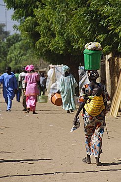 Market at Ngueniene, near Mbour, Senegal, West Africa, Africa