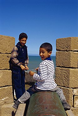 Children playing on the ramparts, Essaouira, Morocco, North Africa, Africa