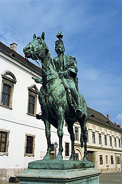 Statue near Matyas Templom in the castle area of the old city, Budapest, Hungary, Europe