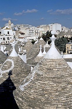 Old trulli houses with stone domed roof, Alberobello, UNESCO World Heritage Site, Puglia, Italy, Europe