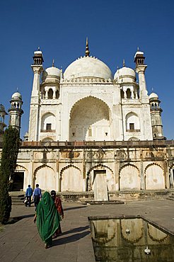 The Bibi ka Maqbara, built by Azam Shah in 1678 as a son's tribute to his mother, Begum Rabia Durrani, the Queen of Mughal emperor Aurangzeb, Aurangabad, Maharashtra, India, Asia