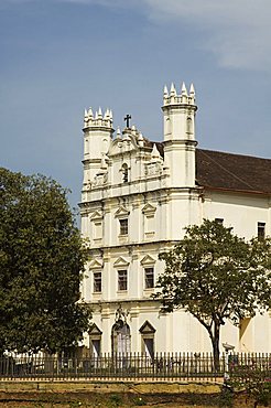 The Church of St. Francis of Assisi, built in 1521 and rebuilt in 1661, Old Goa, UNESCO World Heritage Site, Goa, India, Asia