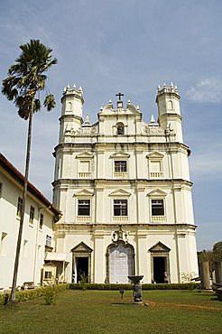 The Church of St. Francis of Assisi, built in 1521 and rebuilt in 1661, Old Goa, UNESCO World Heritage Site, Goa, India, Asia