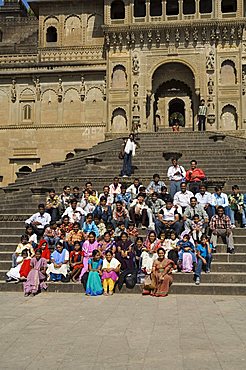 Family portait at Shiva Hindu temple and Ahilya Fort Complex on banks of the Narmada River, Maheshwar, Madhya Pradesh state, India, Asia