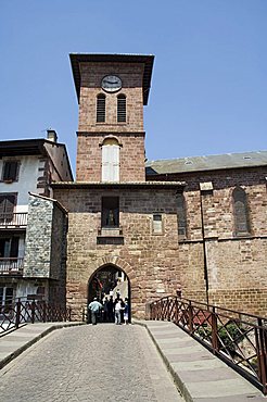 Church of Our Lady, St. Jean Pied de Port, Basque country, Pyrenees-Atlantiques, Aquitaine, France, Europe