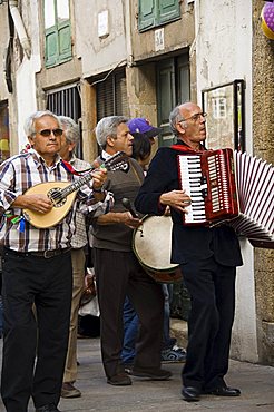 Wandering musicians, Santiago de Compostela, Galicia, Spain, Europe