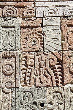 Columns depicting the Quetzal Bird, Palace of the Quetzal Butterfly, Teotihuacan, 150AD to 600AD and later used by the Aztecs, UNESCO World Heritage Site, north of Mexico City, Mexico, North America