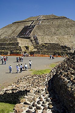 Pyramid of the Sun, Teotihuacan, 150AD to 600AD and later used by the Aztecs, UNESCO World Heritage Site, north of Mexico City, Mexico, North America