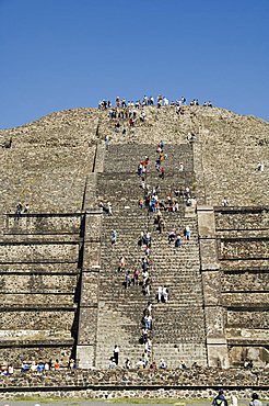 Tourists climbing the Pyramid of the Moon, Teotihuacan, 150AD to 600AD and later used by the Aztecs, UNESCO World Heritage Site, north of Mexico City, Mexico, North America