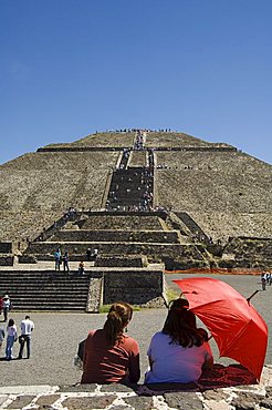 Pyramid of the Sun, Teotihuacan, 150AD to 600AD and later used by the Aztecs, UNESCO World Heritage Site, north of Mexico City, Mexico, North America