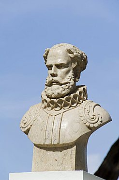 Bust of Lvziada in the Parca Nova, Mindelo, Sao Vicente, Cape Verde Islands, Africa