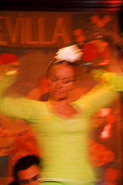 Flamenco dancers at El Arenal Restaurant, El Arenal district, Seville, Andalusia (Andalucia), Spain, Europe