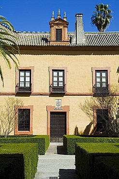 Patio del Leon, Real Alcazar, Santa Cruz district, Seville, Andalusia (Andalucia), Spain, Europe