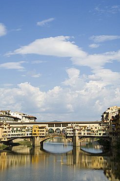 Ponte Vecchio, famous bridge over the Arno River, Florence (Firenze), Tuscany, Italy, Europe