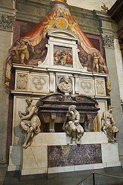 Tomb of Michelangelo, Santa Croce church, Florence (Firenze), UNESCO World Heritage Site, Tuscany, Italy, Europe