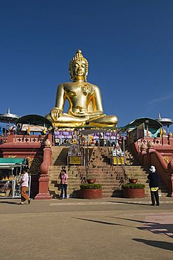 Huge Golden Buddha at Sop Ruak, Golden Triangle, Thailand, Southeast Asia, Asia