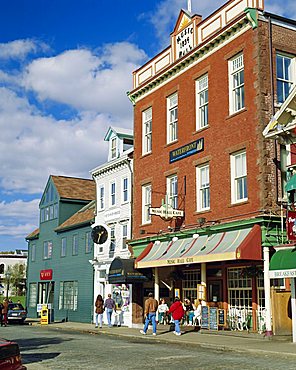 Thames Street, Newport, Rhode Island, USA