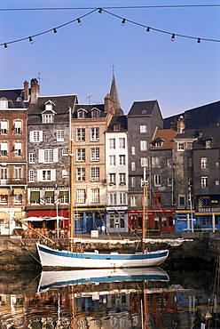 Old dock, St. Catherine quay, Honfleur, Normandie (Normandy), France, Europe