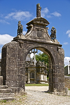 Triumphal Arch dating from between 1581 and 1588, Guimiliau parish enclosure, Finistere, Brittany, France, Europe