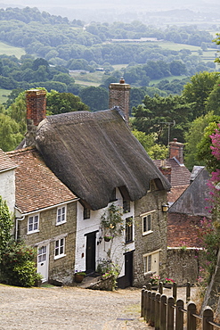 Gold Hill in June, Shaftesbury, Dorset, England, United Kingdom, Europe