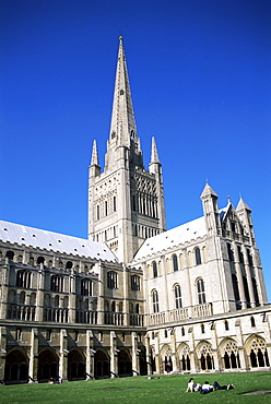 Norwich Cathedral from the cloisters, Norwich, Norfolk, England, United Kingdom, Europe