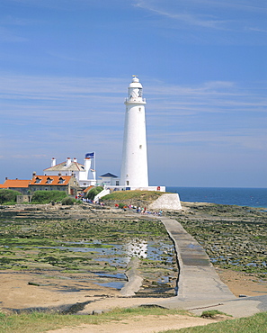 Lighthouse, St. Mary's Island, Whitley Bay, Northumbria (Northumberland), England, United Kingdom, Europe