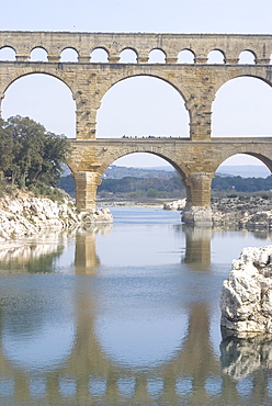 Roman aqueduct, Pont du Gard, UNESCO World Heritage Site, Languedoc, France, Europe