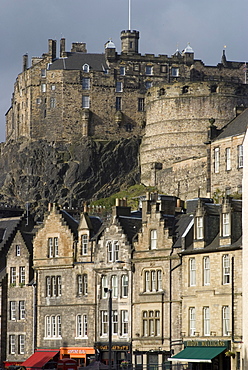 View of Edinburgh Castle from Grassmarket, Edinburgh, Lothian, Scotland, United Kingdom, Europe