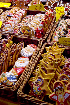 Handpainted biscuits, Christkindelsmarkt (Christ Child's Market) (Christmas market) , Nuremberg, Bavaria, Germany, Europe